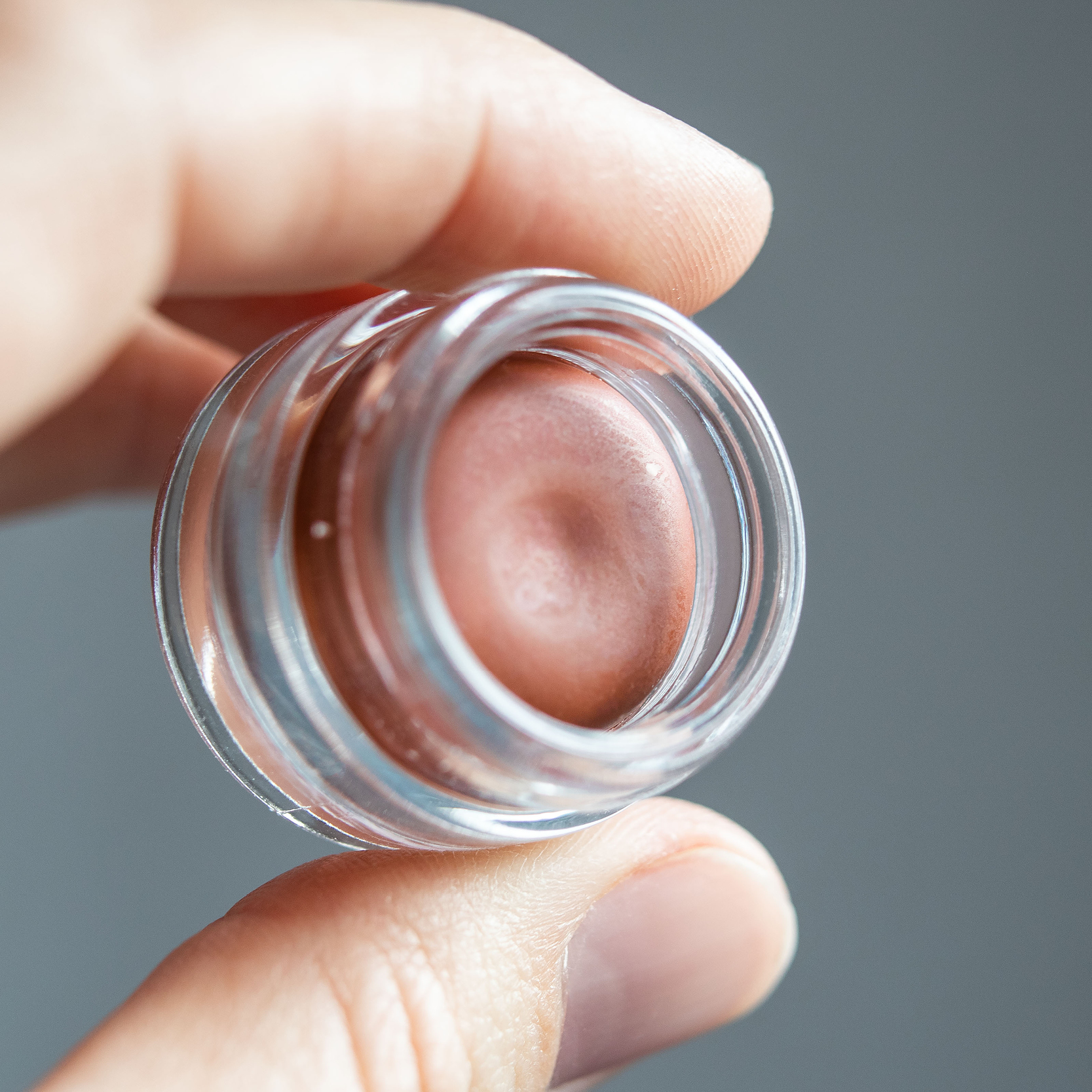 Liptint im Tigel in der Farbe Happy Day Liptint