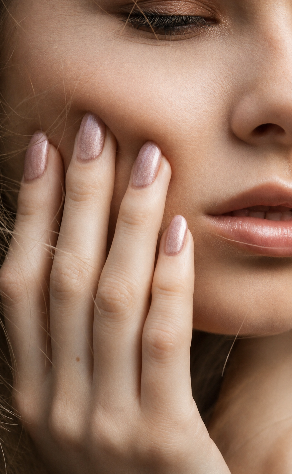 NÄGEL & LIPPEN